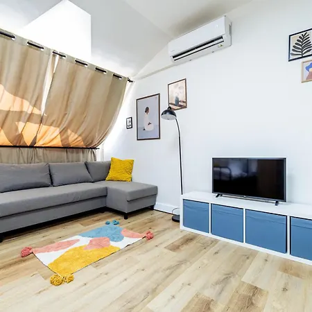 Modern Colorful Near Vranov Center Διαμέρισμα *