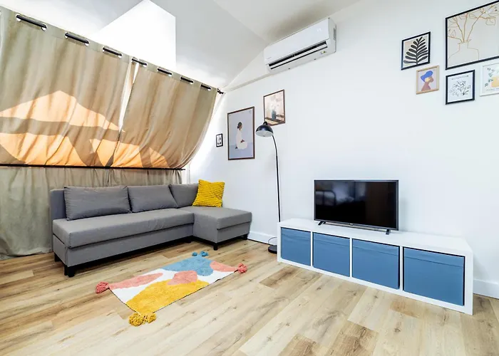 Modern Colorful Near Vranov Center Apartment *